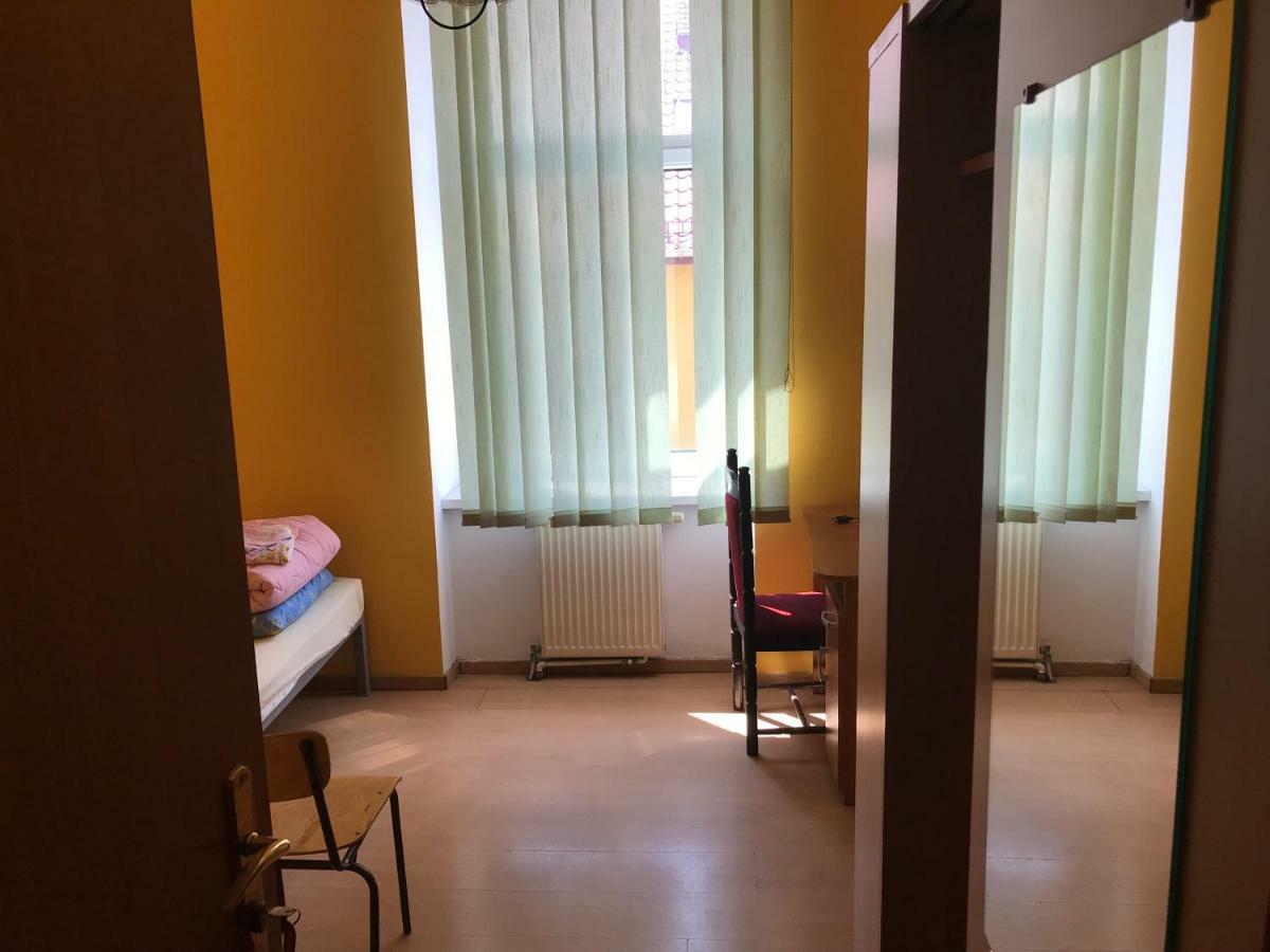 Clarus Mons Studio Hostel Czestochowa Ngoại thất bức ảnh