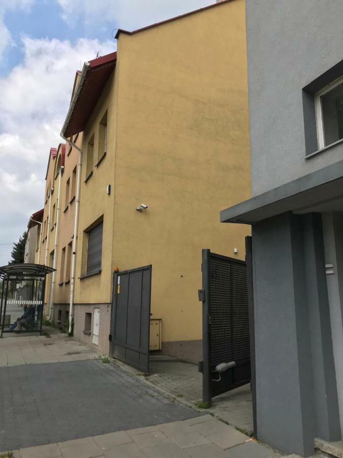 Clarus Mons Studio Hostel Czestochowa Ngoại thất bức ảnh