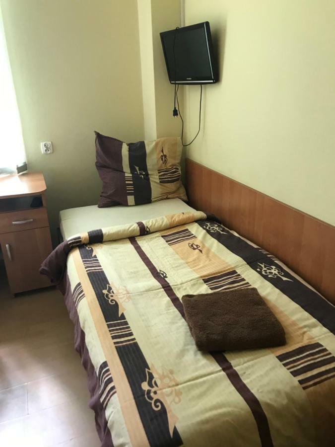 Clarus Mons Studio Hostel Czestochowa Ngoại thất bức ảnh